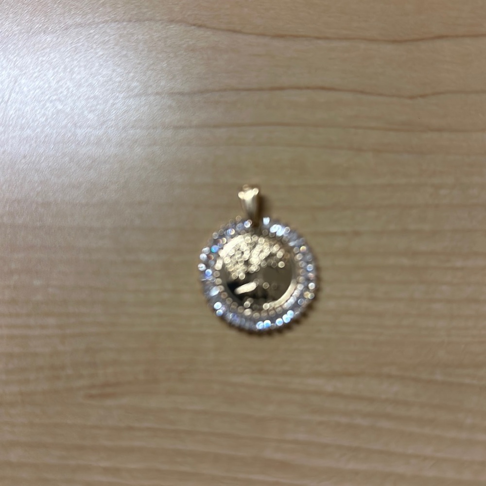 Women pendant